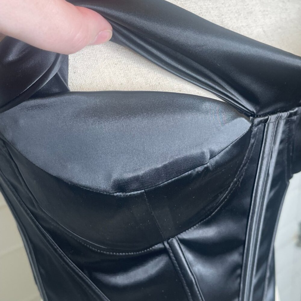 Black Silky Bustier Black - Picture 2 of 7